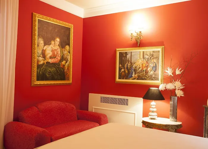 Lägenhetshotell Martins De Luxe 4*