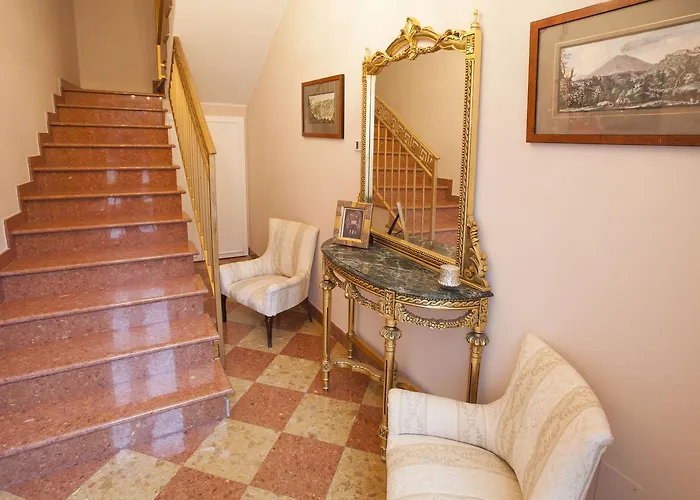 Lägenhetshotell Martins De Luxe 4*