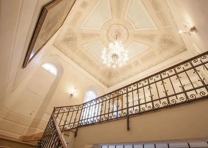 Lägenhetshotell Martins De Luxe 4*