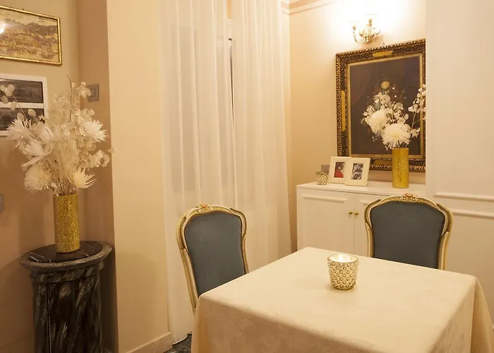 Martins De Luxe Aparthotel 4*